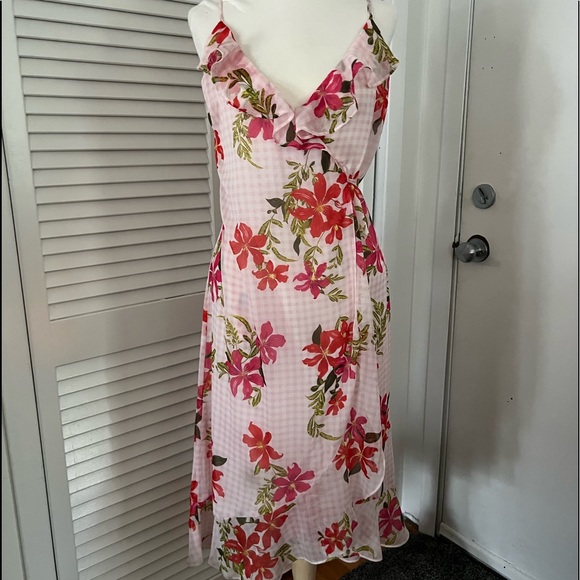 Brand new floral wrap around Guess Dress - Picture 1 of 6